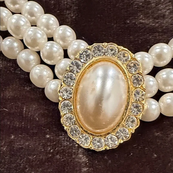 Three-Strand Faux White Pearl Necklace with Gold Rhinestone Oval Clasp - Picture 6 of 8